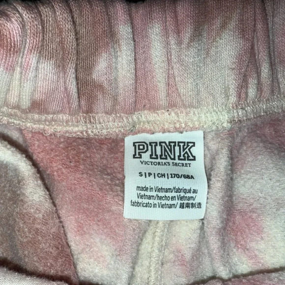 Pink tie dye 3” shorts with pockets - Picture 2 of 4